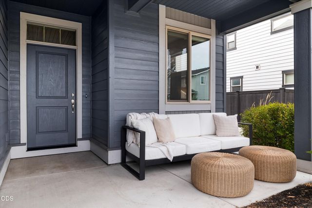 20991 NE Legend Place, Bend, OR 97701