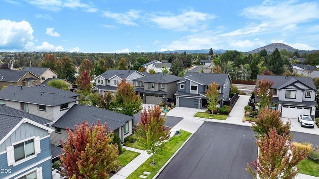 20991 NE Legend Place, Bend, OR 97701