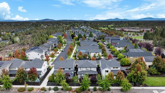 20991 NE Legend Place, Bend, OR 97701