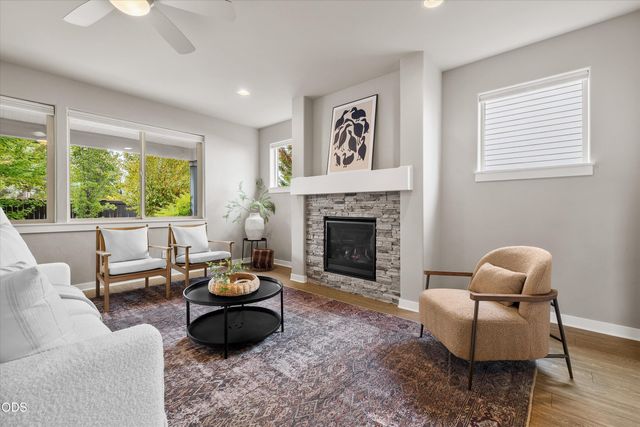 20991 NE Legend Place, Bend, OR 97701
