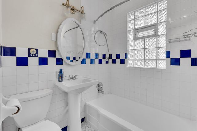 228 W Grove Street, Lombard, IL 60148