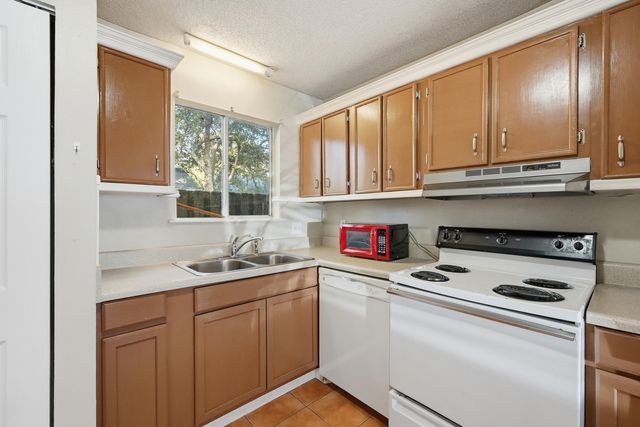 201 E College Boulevard UNIT 11, Niceville, FL 32578