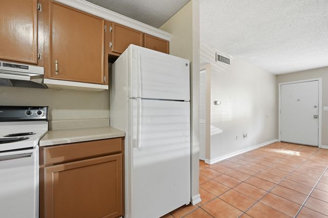 201 E College Boulevard UNIT 11, Niceville, FL 32578