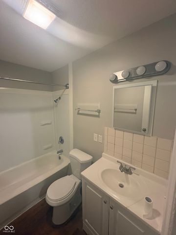 9920 Kramer Court, Indianapolis, IN 46235