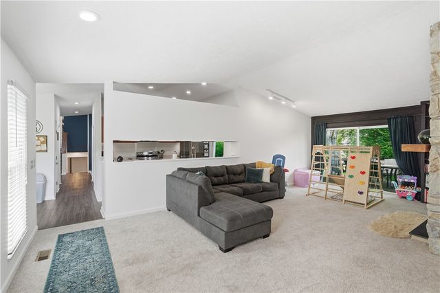 2116 Tullis Drive, Middletown, OH 45042