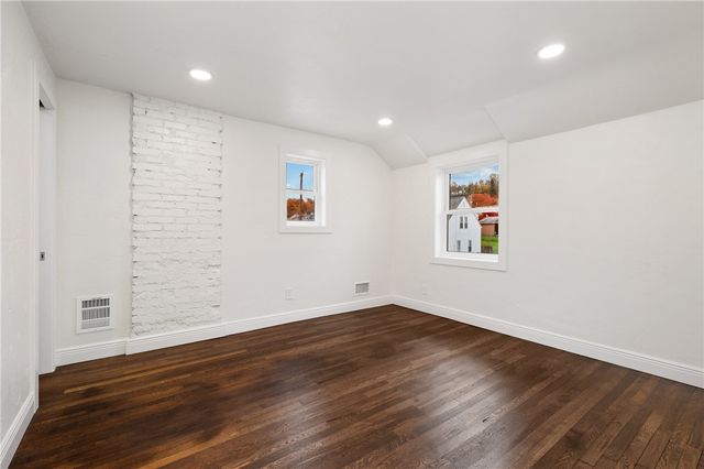 909 North Ave, Verona, PA 15147