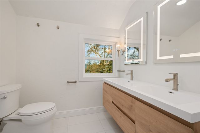 909 North Ave, Verona, PA 15147