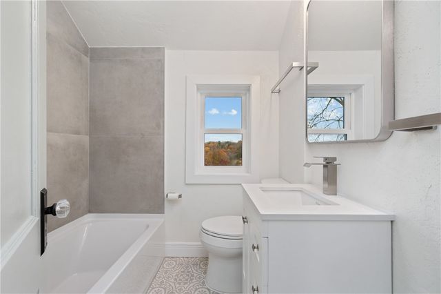 909 North Ave, Verona, PA 15147