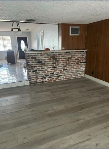 14365 NW 15th Dr, Miami, FL 33167