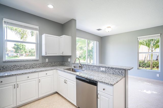 460 Rainbow Springs Terrace, Royal Palm Beach, FL 33411