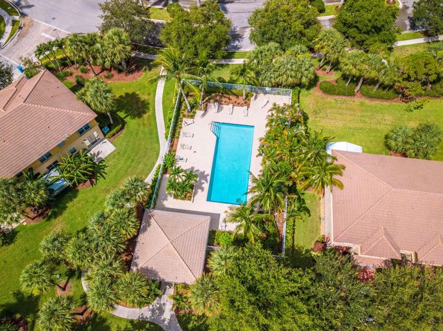 460 Rainbow Springs Terrace, Royal Palm Beach, FL 33411