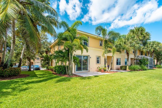 460 Rainbow Springs Terrace, Royal Palm Beach, FL 33411