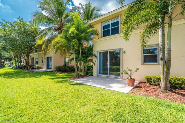 460 Rainbow Springs Terrace, Royal Palm Beach, FL 33411