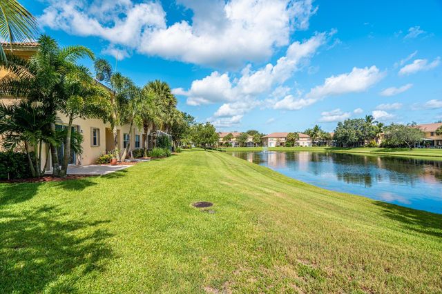 460 Rainbow Springs Terrace, Royal Palm Beach, FL 33411