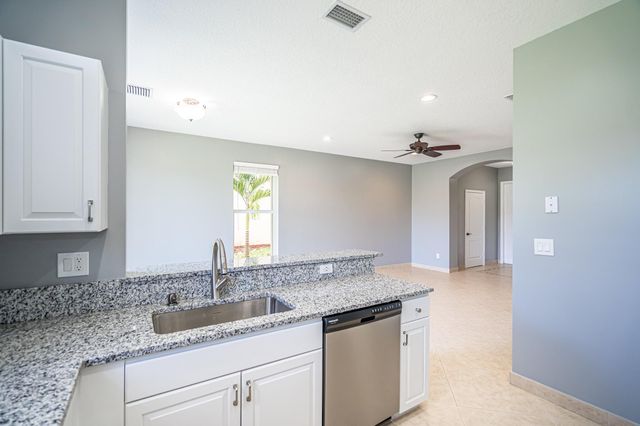 460 Rainbow Springs Terrace, Royal Palm Beach, FL 33411