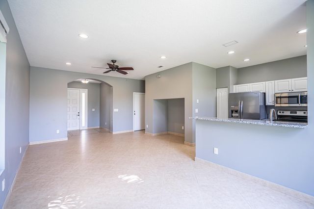 460 Rainbow Springs Terrace, Royal Palm Beach, FL 33411