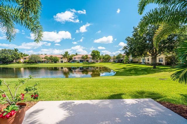 460 Rainbow Springs Terrace, Royal Palm Beach, FL 33411