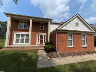 2356 Pleasant View Drive, Rochester Hills, MI 48306