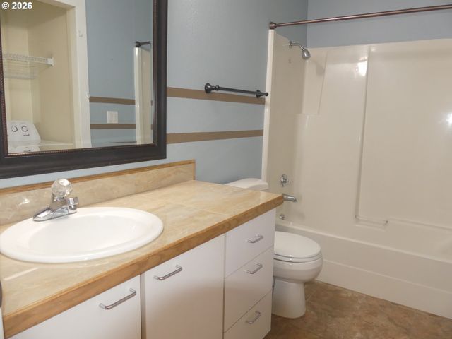 8405 Sw CURRY Dr D, Wilsonville, OR 97070