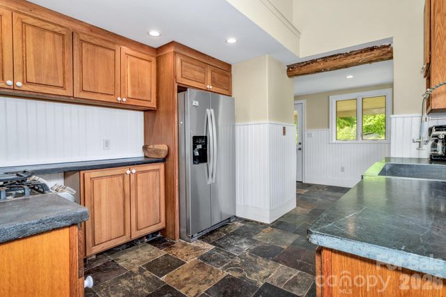 45 Sugar Cove Road, Weaverville, NC 28787