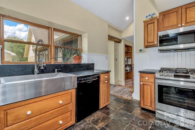 45 Sugar Cove Road, Weaverville, NC 28787