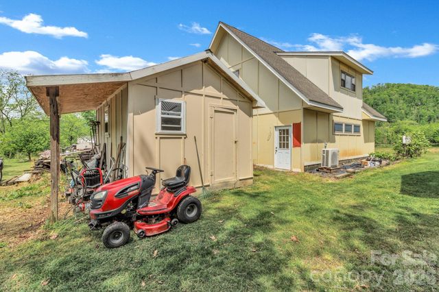45 Sugar Cove Road, Weaverville, NC 28787
