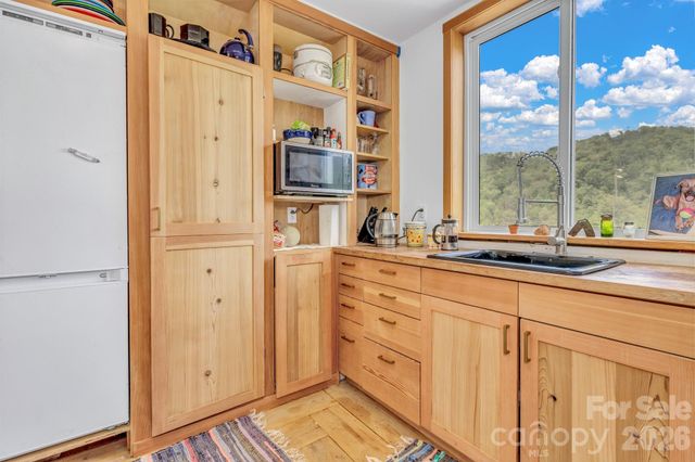 45 Sugar Cove Road, Weaverville, NC 28787