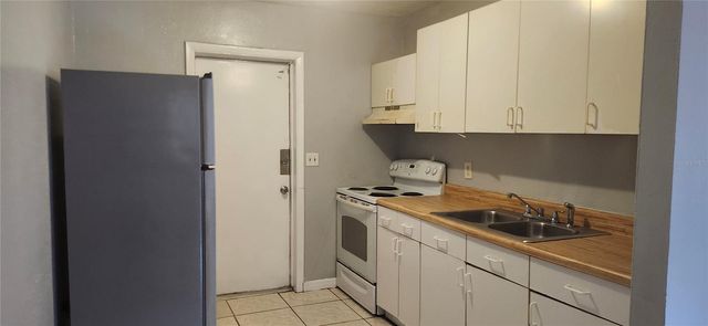 8501 N MULBERRY STREET B, Tampa, FL 33604