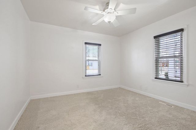 445 S ROLLINS ST, Centralia, MO 65240