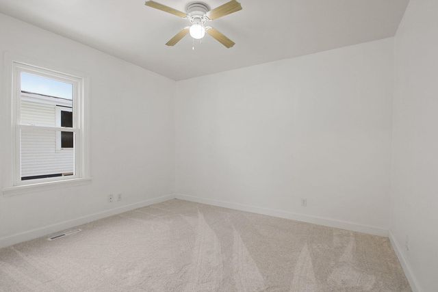 445 S ROLLINS ST, Centralia, MO 65240