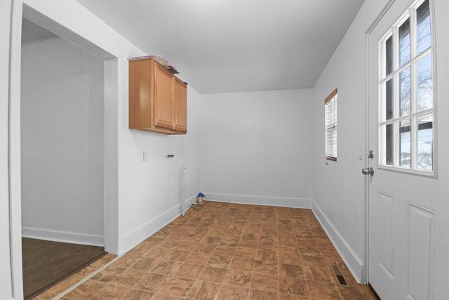 445 S ROLLINS ST, Centralia, MO 65240