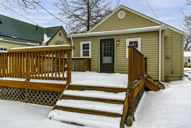 445 S ROLLINS ST, Centralia, MO 65240