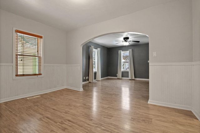 445 S ROLLINS ST, Centralia, MO 65240