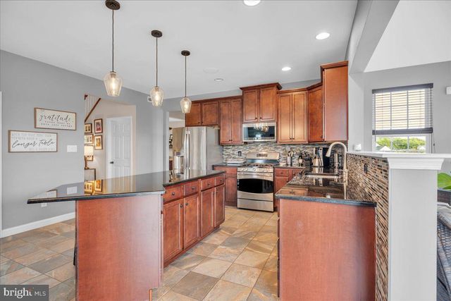 103 DANTON LN, Mullica Hill, NJ 08062