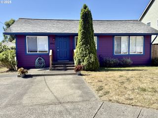 1640 36TH St, Florence, OR 97439