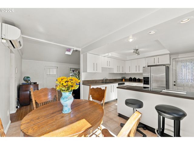 580 HORN Ln, Eugene, OR 97404