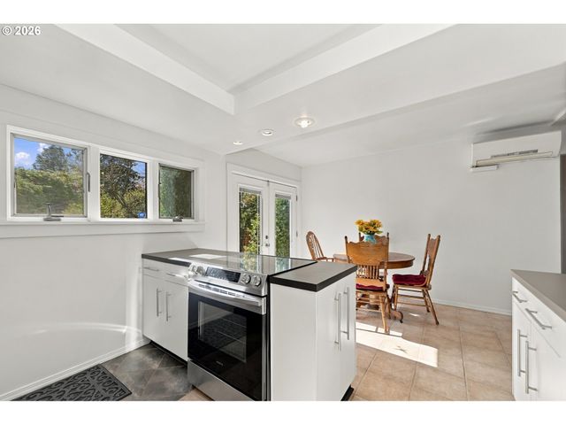 580 HORN Ln, Eugene, OR 97404