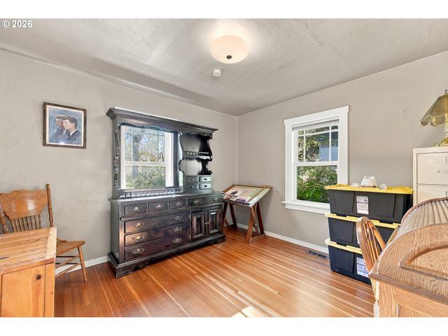 580 HORN Ln, Eugene, OR 97404