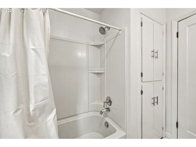 580 HORN Ln, Eugene, OR 97404