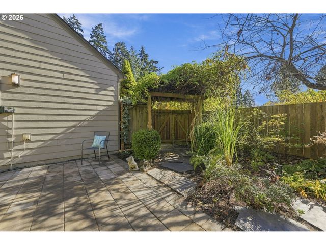 580 HORN Ln, Eugene, OR 97404
