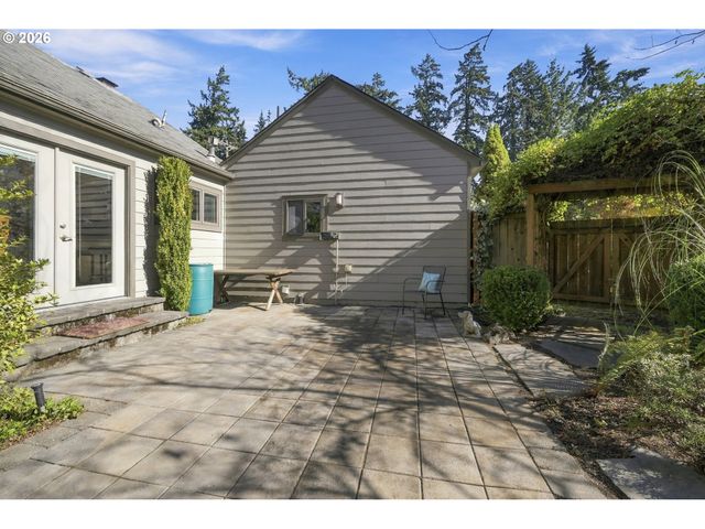580 HORN Ln, Eugene, OR 97404