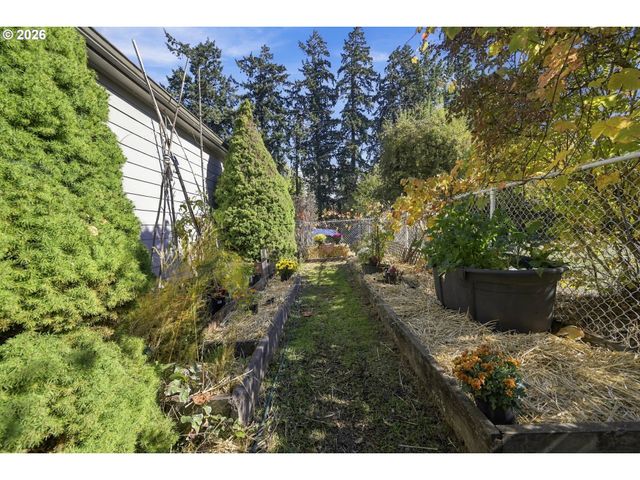 580 HORN Ln, Eugene, OR 97404