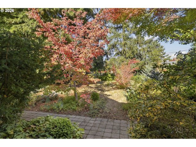 580 HORN Ln, Eugene, OR 97404
