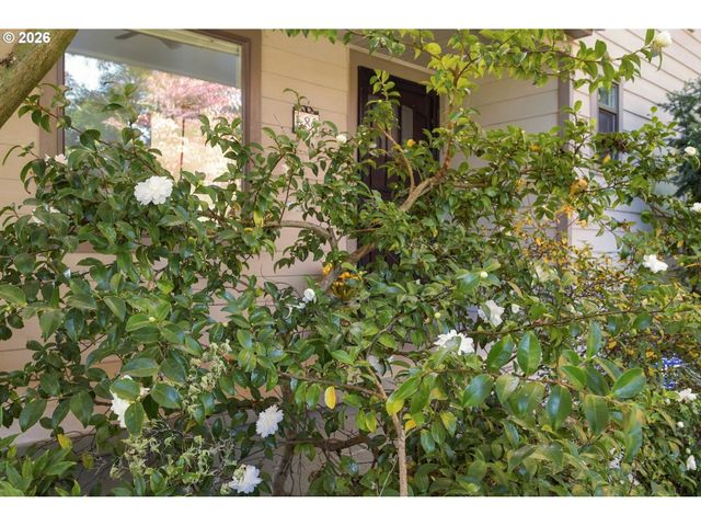 580 HORN Ln, Eugene, OR 97404
