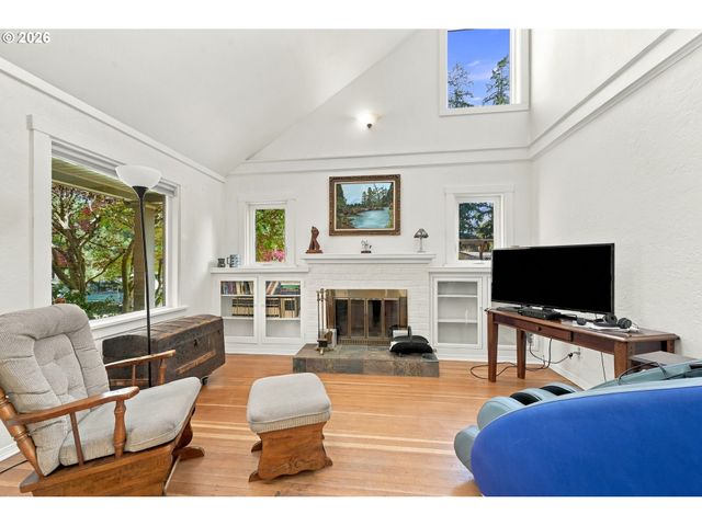 580 HORN Ln, Eugene, OR 97404