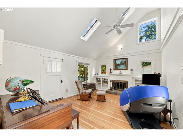 580 HORN Ln, Eugene, OR 97404