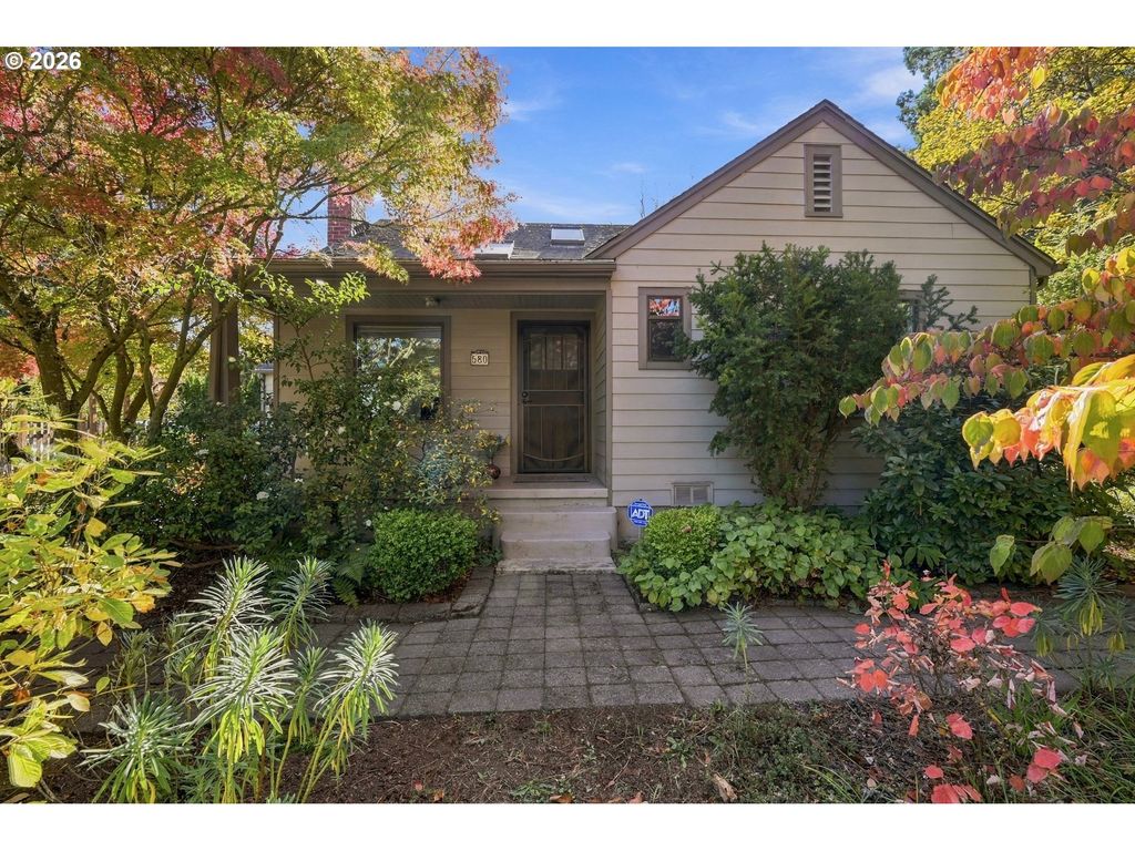 580 HORN Ln, Eugene, OR 97404