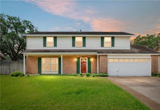 1112 David St, Sinton, TX 78387
