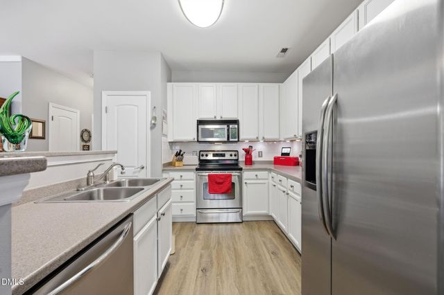 702 Village Lake Drive, Mebane, NC 27302
