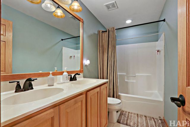 261 Hampton Road, Sugar Grove, IL 60554